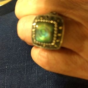 Ladies ring